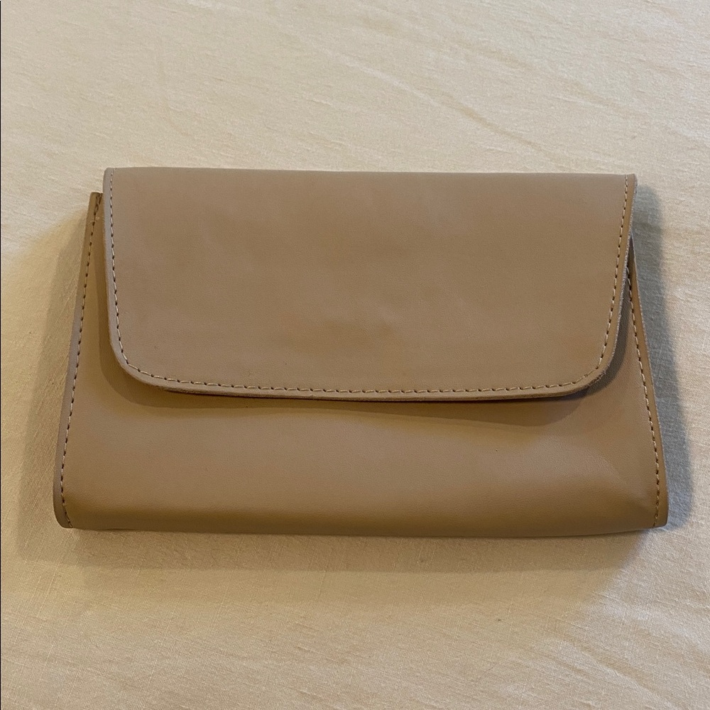 Elegant Tan Leather Clutch